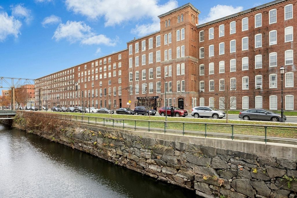 240 Jackson St 609, Lowell, MA 01852