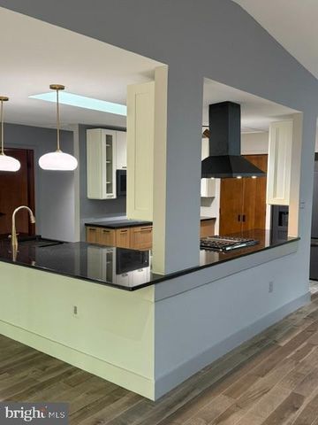 5622 DAVIS FORD RD, Manassas, VA 20112