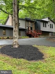 5622 DAVIS FORD RD, Manassas, VA 20112
