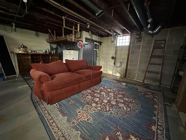 8651 N 68th STREET, Milwaukee, WI 53223