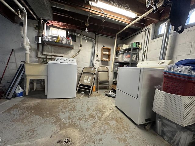 8651 N 68th STREET, Milwaukee, WI 53223