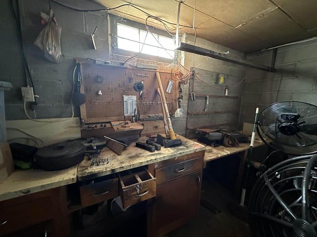 8651 N 68th STREET, Milwaukee, WI 53223