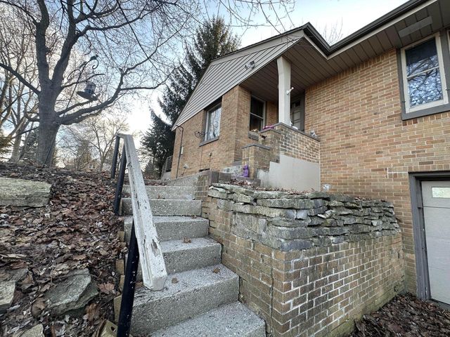 8651 N 68th STREET, Milwaukee, WI 53223