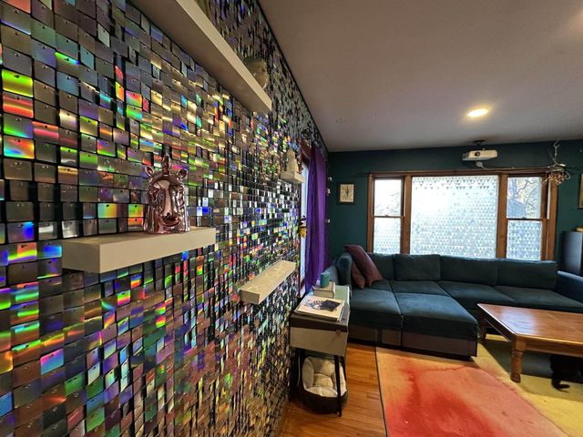 8651 N 68th STREET, Milwaukee, WI 53223