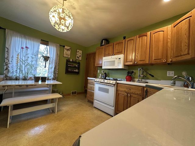 8651 N 68th STREET, Milwaukee, WI 53223