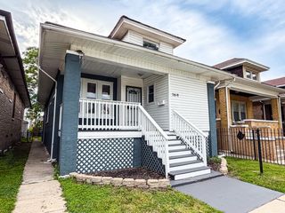 7618 S Carpenter Street, Chicago, IL 60620