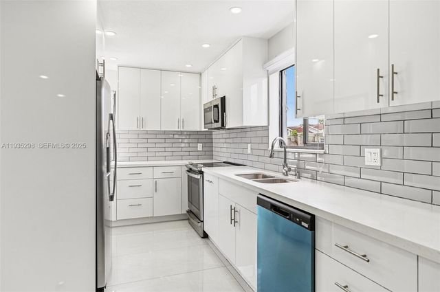 12237 SW 193rd St 1, Miami, FL 33177