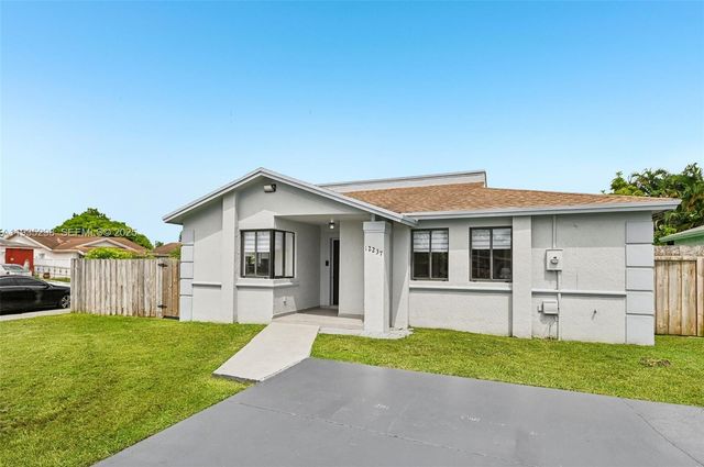 12237 SW 193rd St 1, Miami, FL 33177