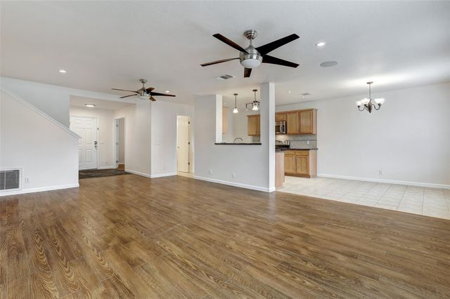 5006 Daymon CT, Hutto, TX 78634