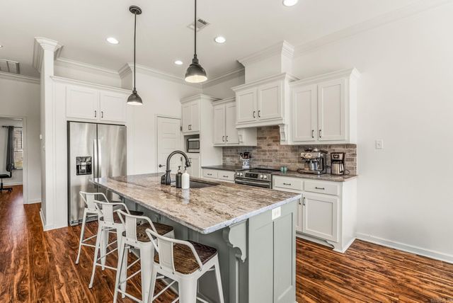 1709 Vine Maple Drive, Benton, AR 72019