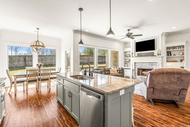 1709 Vine Maple Drive, Benton, AR 72019