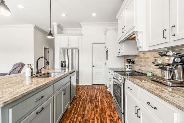 1709 Vine Maple Drive, Benton, AR 72019