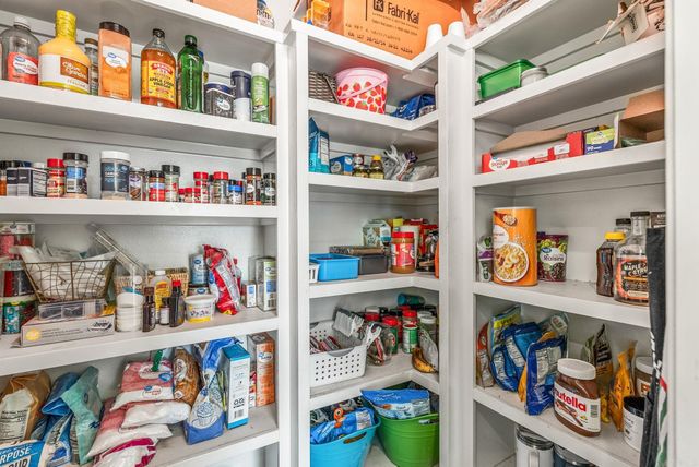 1709 Vine Maple Drive, Benton, AR 72019