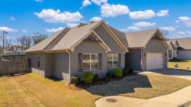 1709 Vine Maple Drive, Benton, AR 72019