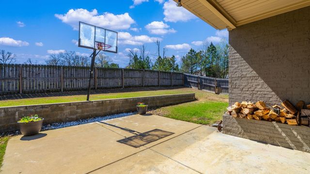 1709 Vine Maple Drive, Benton, AR 72019