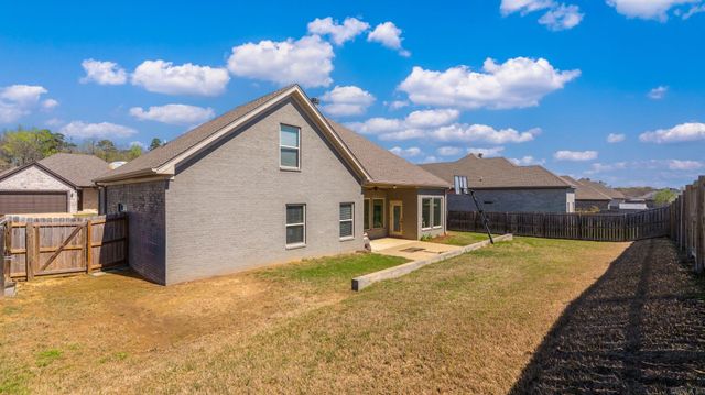 1709 Vine Maple Drive, Benton, AR 72019