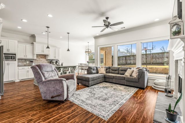 1709 Vine Maple Drive, Benton, AR 72019