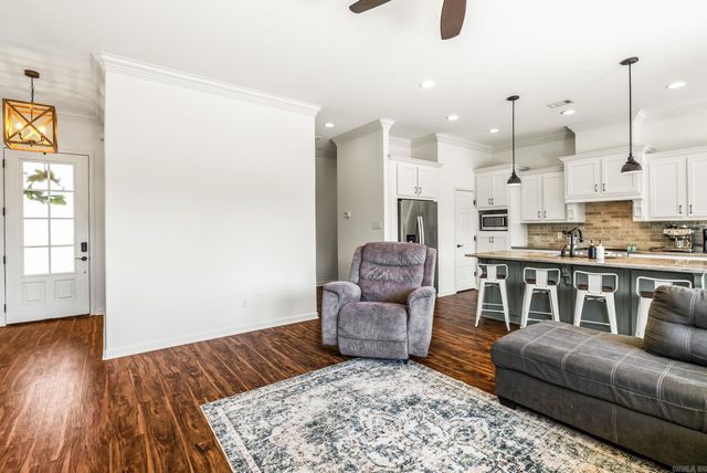 1709 Vine Maple Drive, Benton, AR 72019