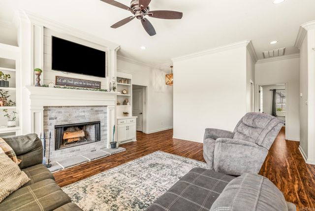 1709 Vine Maple Drive, Benton, AR 72019