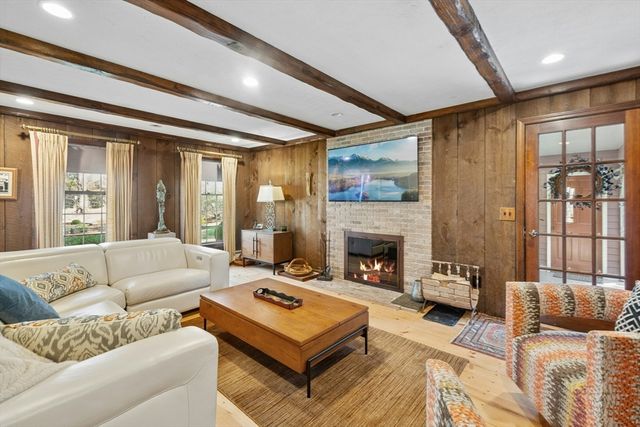 20 Hynes, Harvard, MA 01451