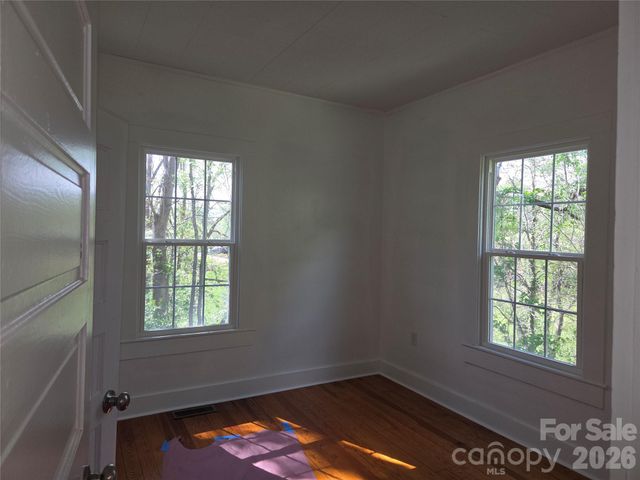 267 Beaverdam Street, Canton, NC 28716