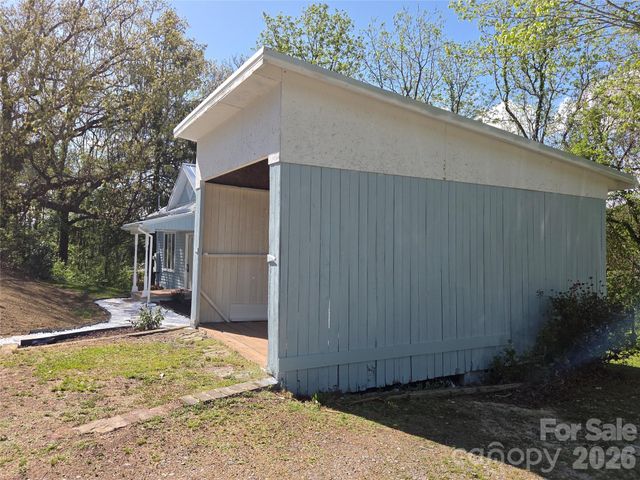 267 Beaverdam Street, Canton, NC 28716