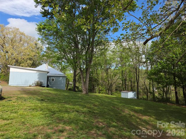 267 Beaverdam Street, Canton, NC 28716