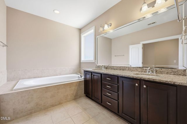 512 Slate Creek Place, Cary, NC 27519