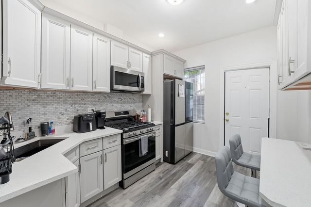 6127 S Champlain Avenue S, Chicago, IL 60637