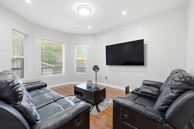 6127 S Champlain Avenue S, Chicago, IL 60637