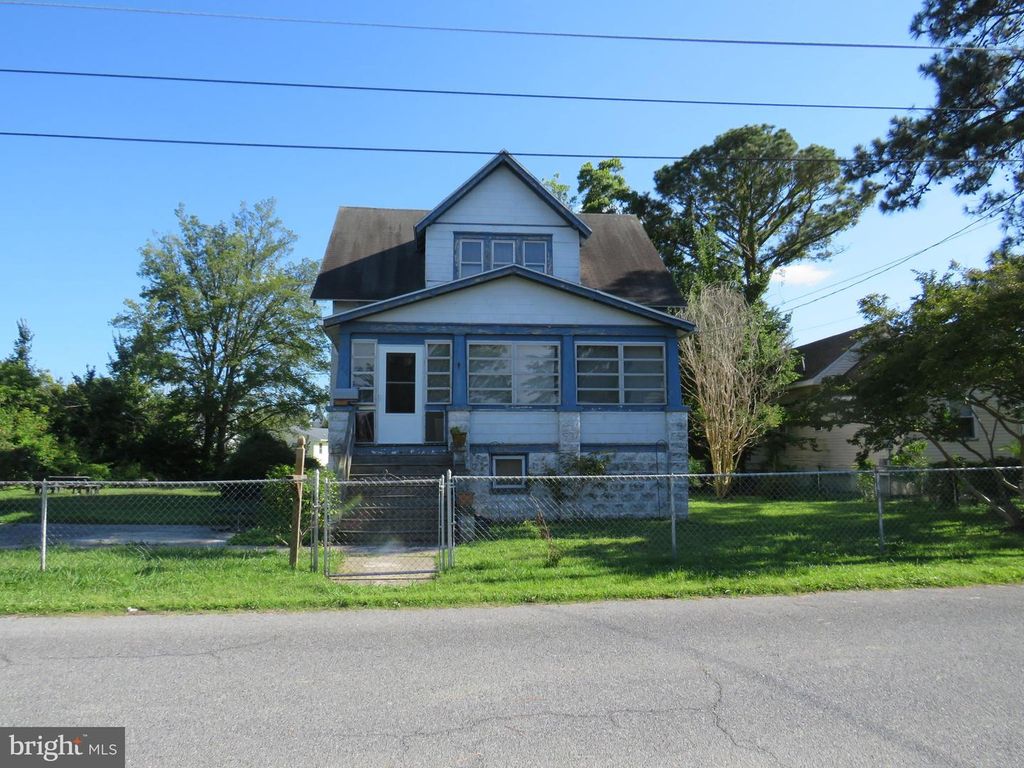 115 MAPLE ST, Crisfield, MD 21817