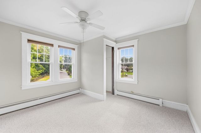 32 Wilmot St, Chicopee, MA 01013