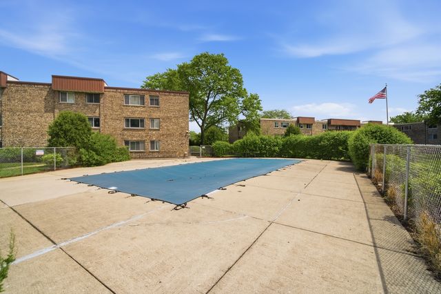 2600 Brookwood Way Drive 114, Rolling Meadows, IL 60008