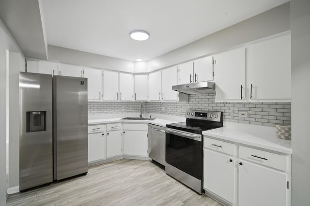 2600 Brookwood Way Drive 114, Rolling Meadows, IL 60008