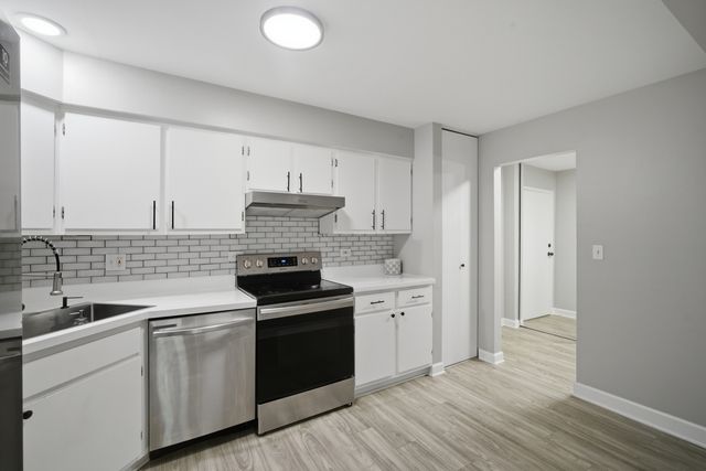 2600 Brookwood Way Drive 114, Rolling Meadows, IL 60008