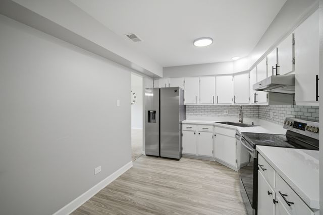 2600 Brookwood Way Drive 114, Rolling Meadows, IL 60008