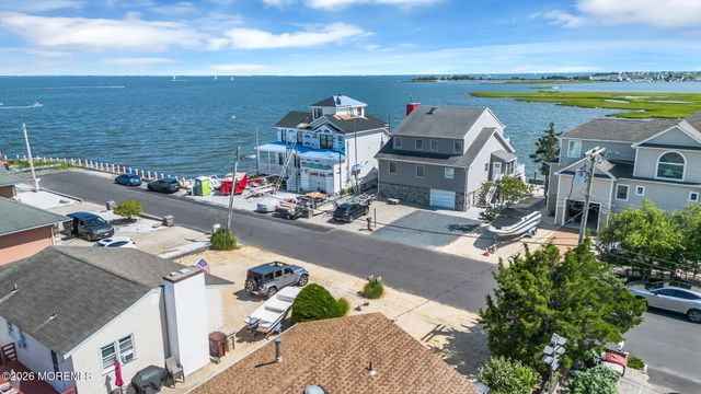 281 Sandlewood Drive, Bayville, NJ 08721