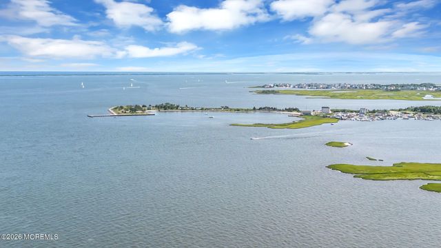 281 Sandlewood Drive, Bayville, NJ 08721