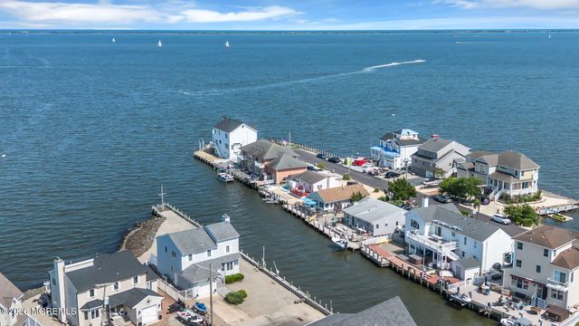 281 Sandlewood Drive, Bayville, NJ 08721