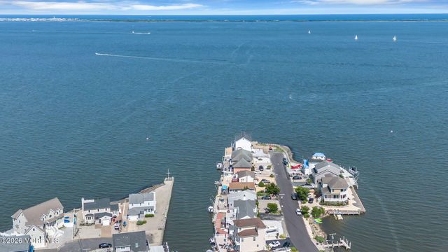281 Sandlewood Drive, Bayville, NJ 08721