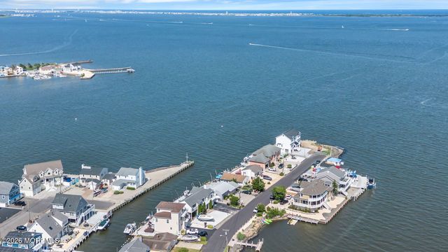 281 Sandlewood Drive, Bayville, NJ 08721