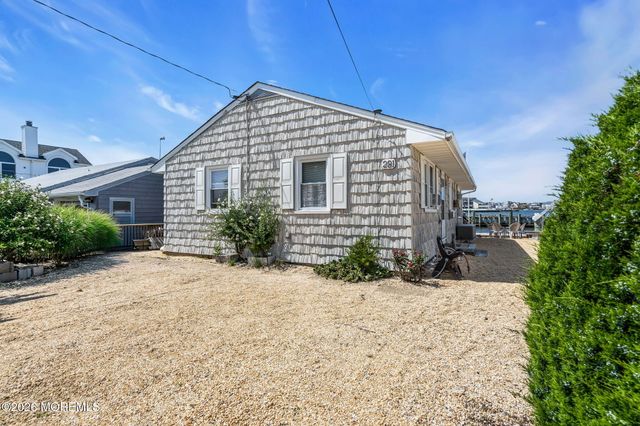 281 Sandlewood Drive, Bayville, NJ 08721