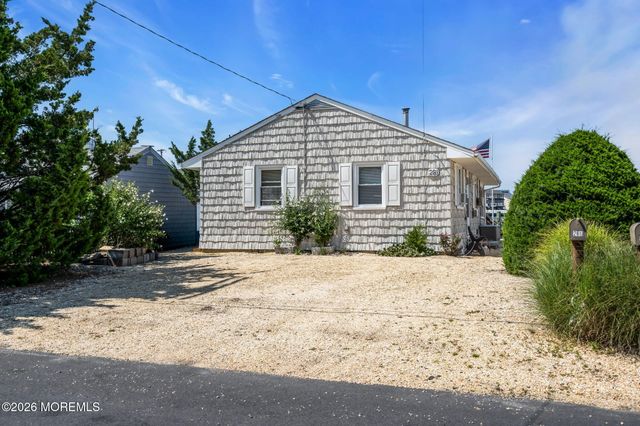 281 Sandlewood Drive, Bayville, NJ 08721