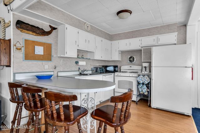 281 Sandlewood Drive, Bayville, NJ 08721