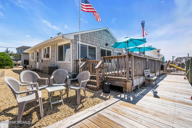 281 Sandlewood Drive, Bayville, NJ 08721
