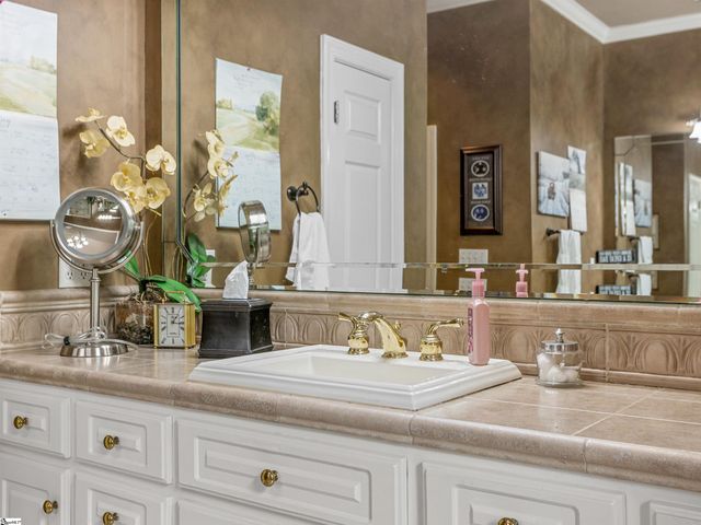 458 Carolina Club Drive, Spartanburg, SC 29306