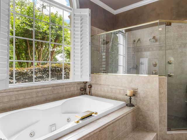458 Carolina Club Drive, Spartanburg, SC 29306