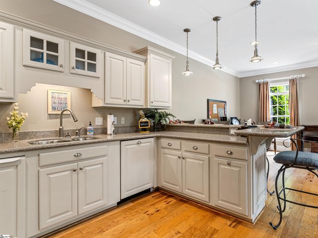 458 Carolina Club Drive, Spartanburg, SC 29306
