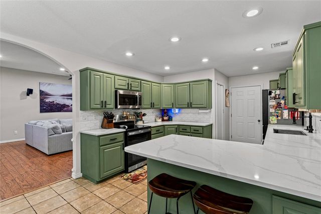 25 Overton Drive, Bella Vista, AR 72714
