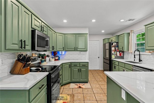 25 Overton Drive, Bella Vista, AR 72714